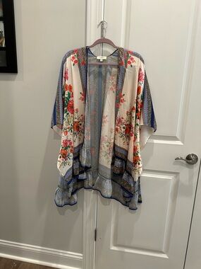 Umgee Floral Sheer Kimono in Cream and Blue